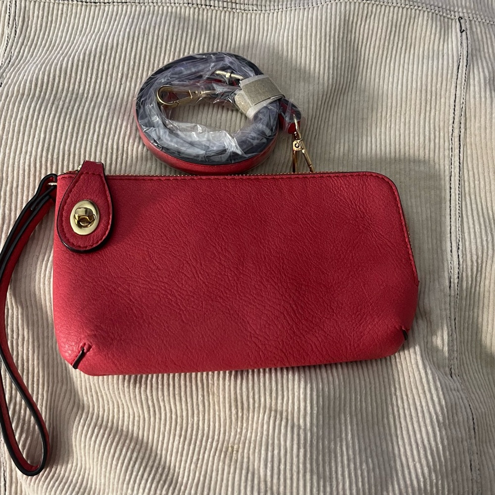 Jen&Co Berry faux leather Wristlet Clutch/ Crossbody